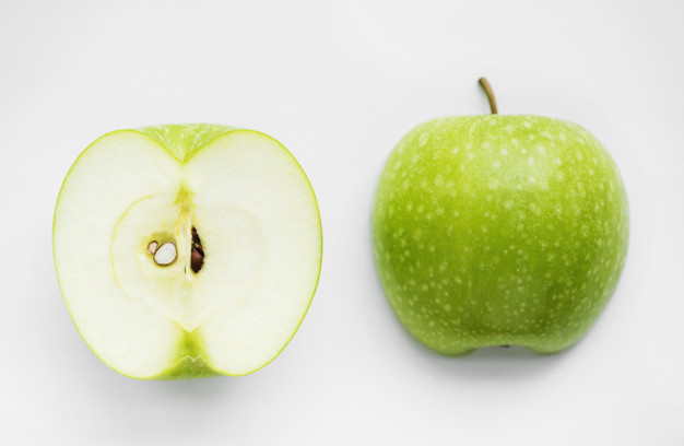 pomme verte coupée